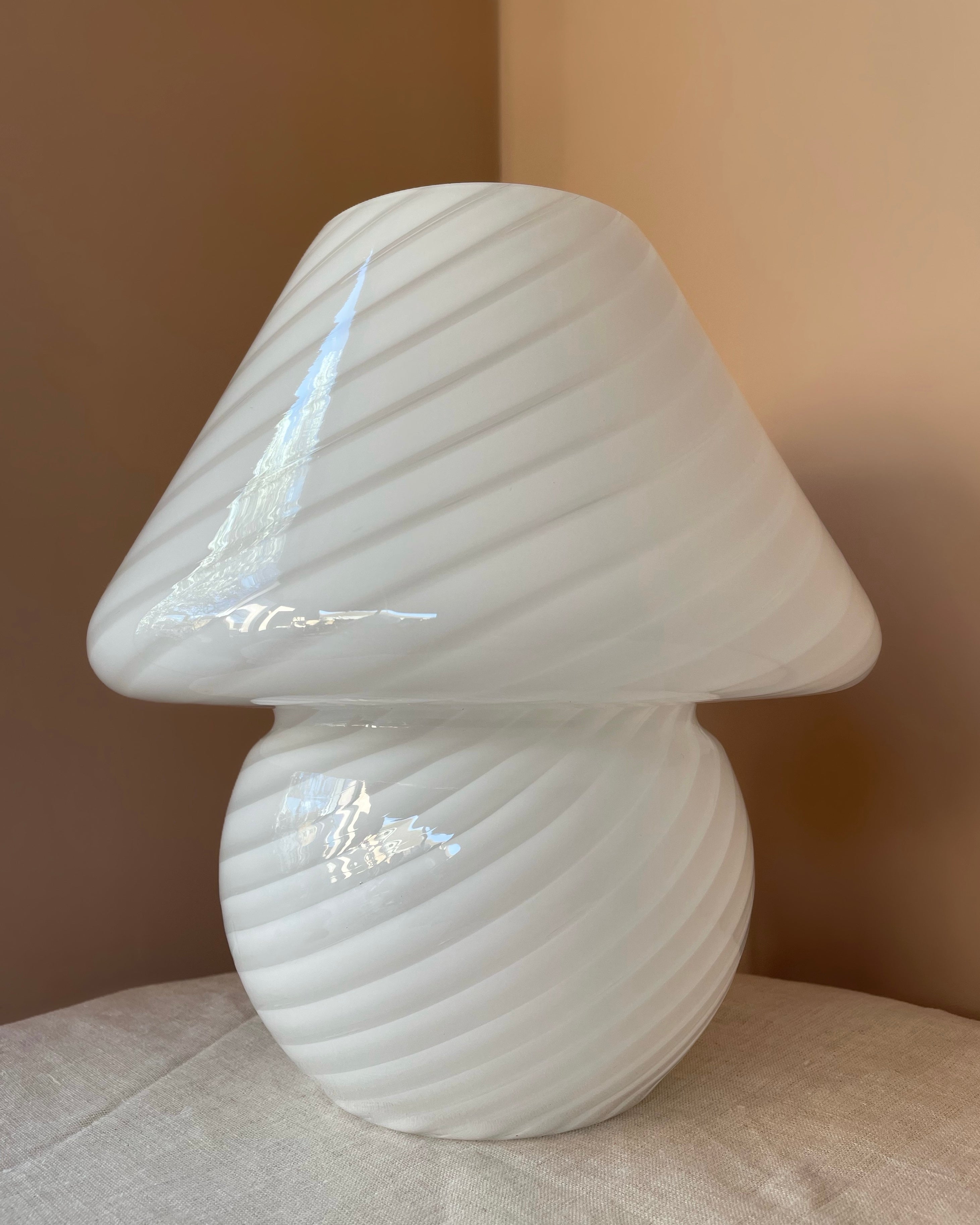 Murano glass deals mushroom