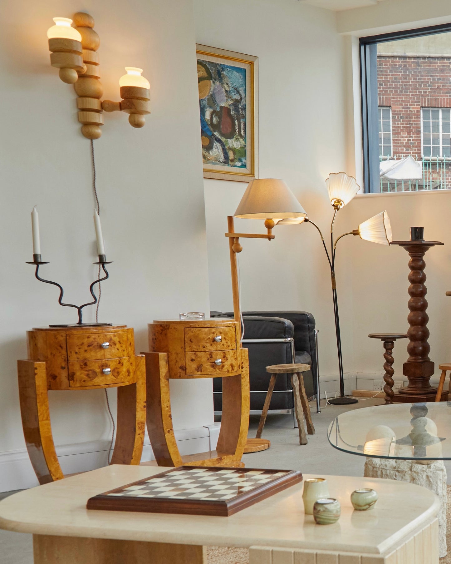 The Elia Wall Light