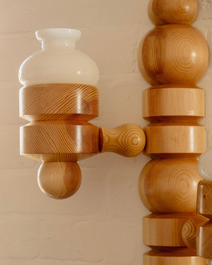 The Elia Wall Light