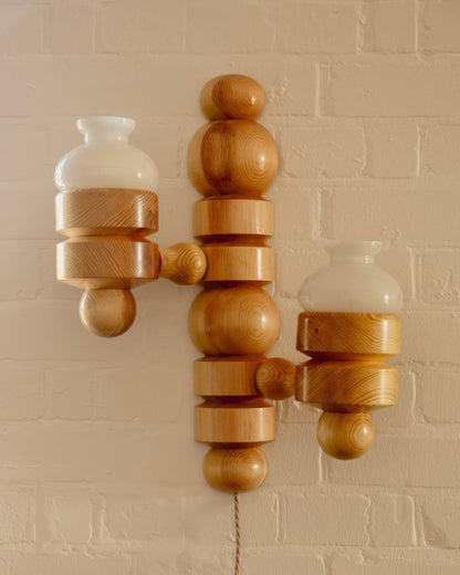 The Elia Wall Light